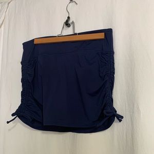 Lands End sz 6 navy mini skirt with adjustable sides